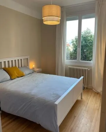Maison Rouge דירה *