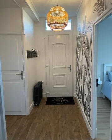 Maison Rouge דירה *